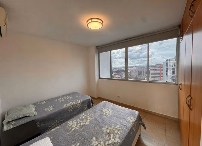 . Apartamento en Bella vista Cerca de Avenida balboa Balcón Con Vista al mar - Imagen 12