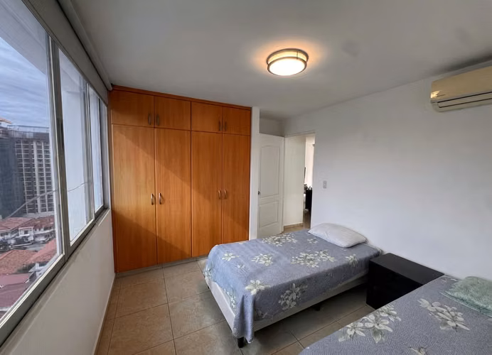 . Apartamento en Bella vista Cerca de Avenida balboa Balcón Con Vista al mar - Imagen 8