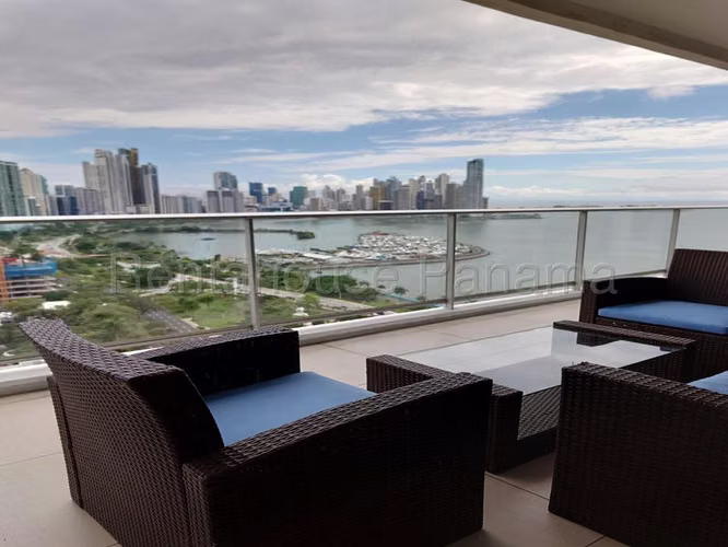 J2037GRR Venta de Apartamento en Avenida Balboa