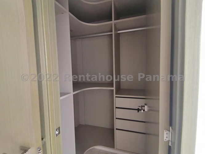 Se Vende Apartamento en San Francisco LA24-5889