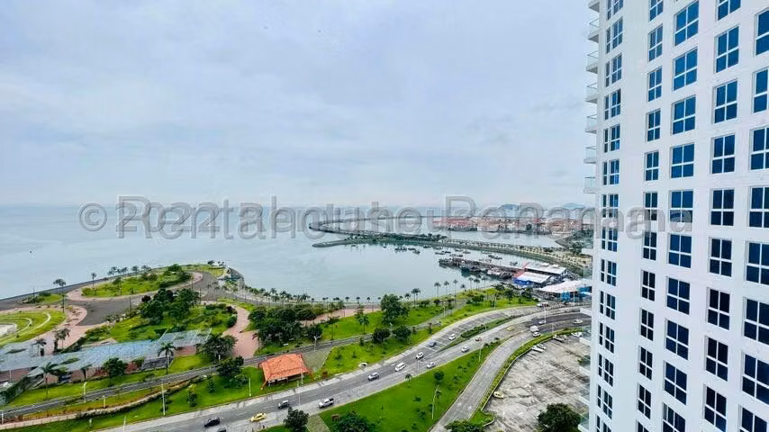 Venta Apartamento amoblado en The Sands Av. Balboa IH26-4080