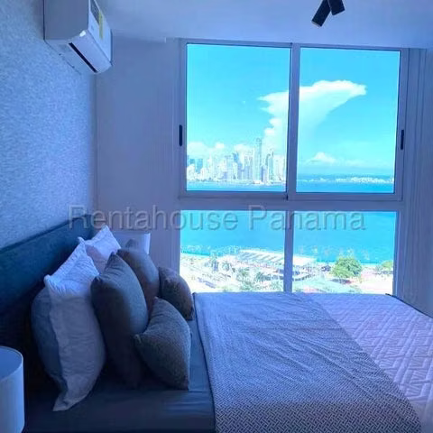 Venta Apartamento amoblado en The Sands Av. Balboa IH26-4080