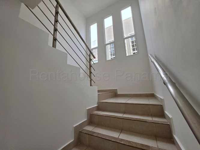 Se Vende Casa en Brisas Del Golf LA27-2018 - Imagen 8