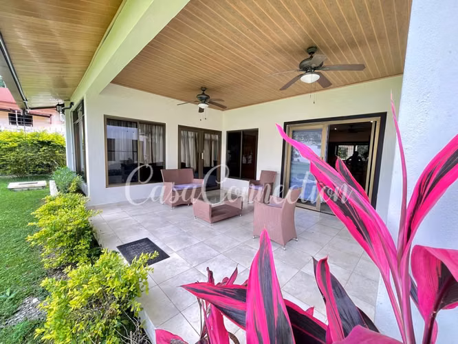 SE ALQUILA CASA FULL AMOBLADA EN EXCLUSIVO RESIDENCIAL CERCA DEL FEDERAL MALL-DAVID