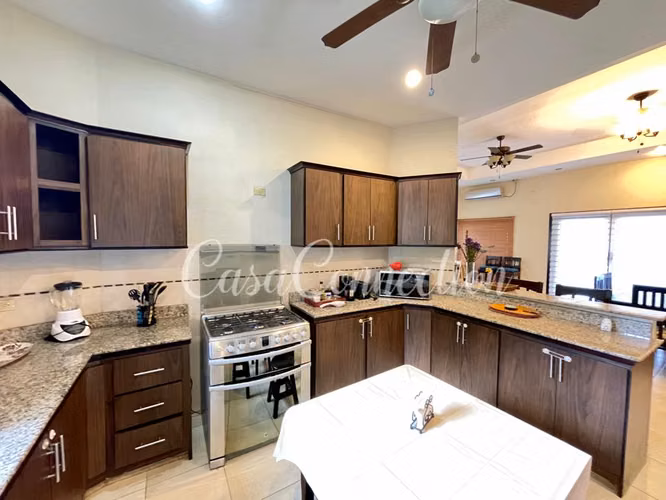 SE ALQUILA CASA FULL AMOBLADA EN EXCLUSIVO RESIDENCIAL CERCA DEL FEDERAL MALL-DAVID