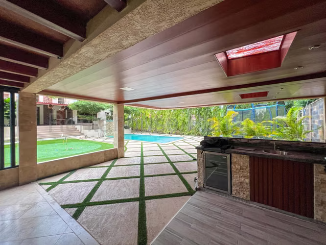 VENDO Casa con Piscina  en Club de Golf. 1702m2 lote - Imagen 10