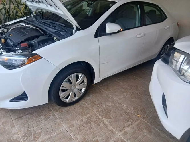 Se vende Corolla 2017 - Imagen 2