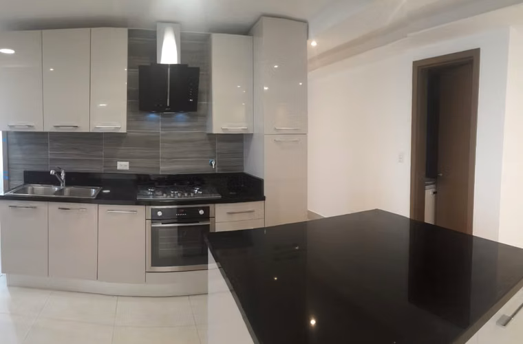 Se alquila apartamento de 2 Recamaras con línea blanca en  Obarrio - Imagen 8