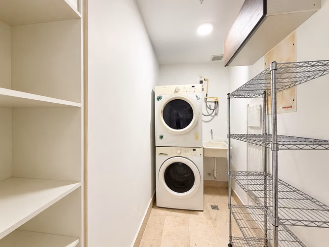 Venta de Apartamento Frente al Mar en Avenida Balboa – Airbnb Investment - Imagen 15