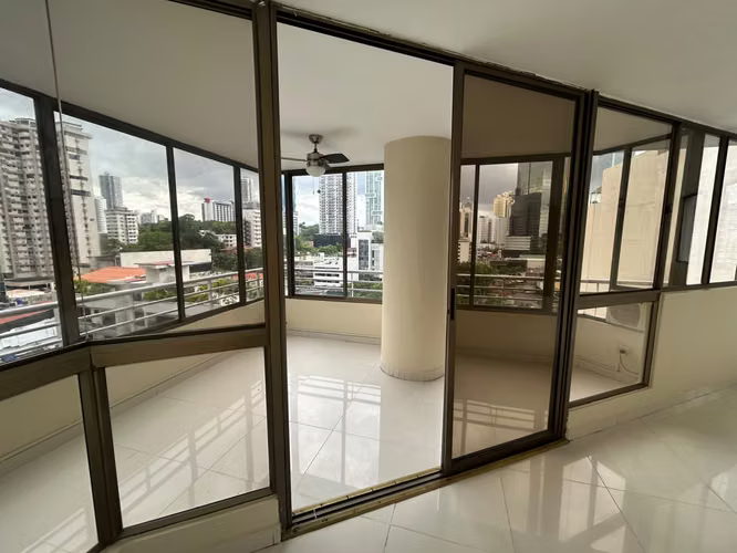 Apartamento en Venta – PH Tower One, Marbella - Imagen 2
