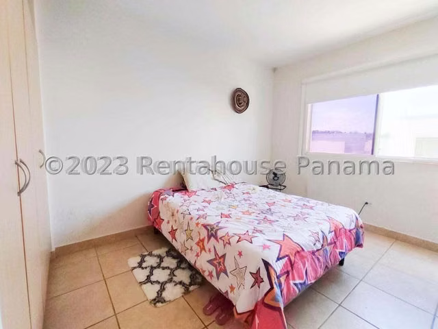 Venta Casa duplex en Brisas del Golf 23MAM9188