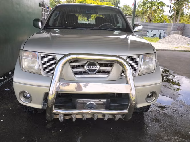 Se vende Nissan Navara 2011 con overhall completo, excelente estado.