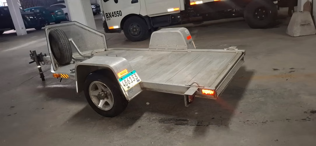 SE VENDE REMOLQUE PARA FOUR WHEELS Y MOTOS