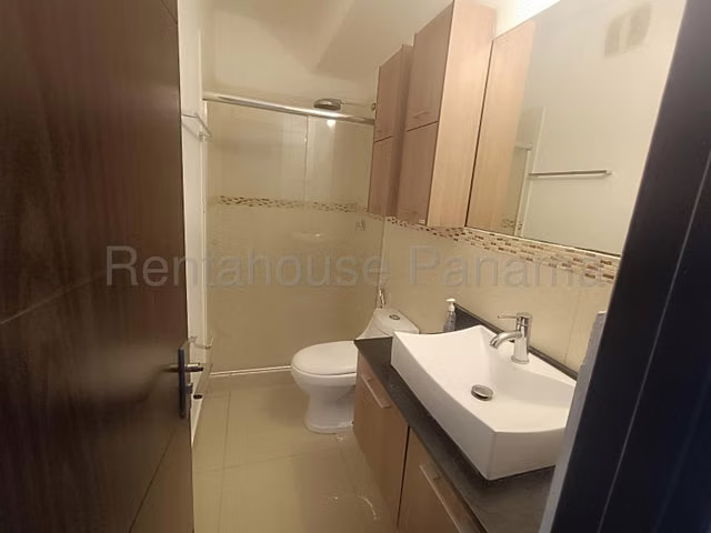 Se vende apartamento de 3R y balcón en San Francisco