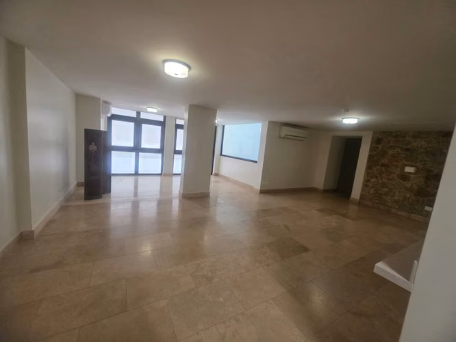 Alquilo espectacular apartamento remodelado en Casco Antiguo - Imagen 12