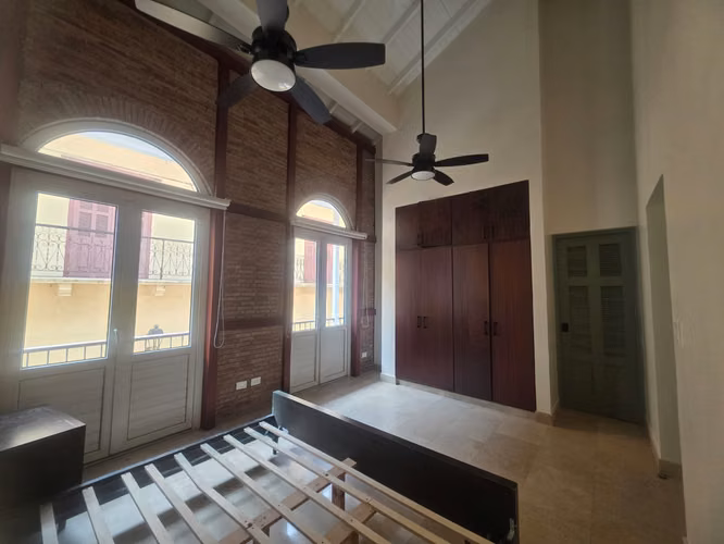 Alquilo espectacular apartamento remodelado en Casco Antiguo - Imagen 9