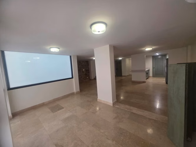 Alquilo espectacular apartamento remodelado en Casco Antiguo - Imagen 13