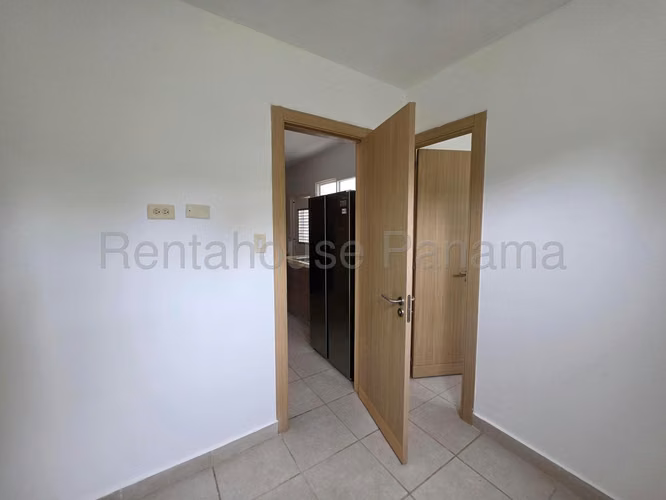 VENDO Casa en Ph Victoria REMODELADA. Paseo del Norte. 157m2