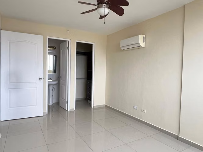 Alquilo Apartamento en Vía España - Imagen 8