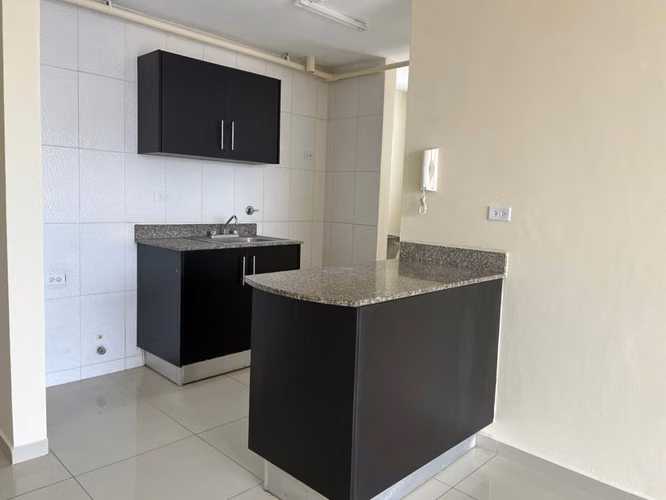 Alquilo Apartamento en Vía España - Imagen 4