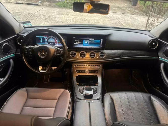 Mercedes Benz E300 Berlina 2018 IMPECABLE
