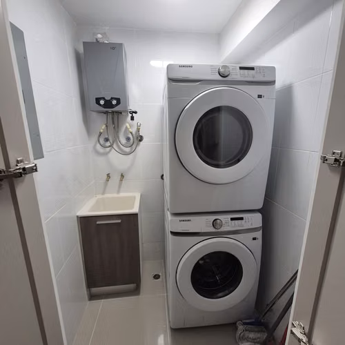 SE ALQUILA APARTAMENTO EN SAN FRANCISCO  - CARRASQUILLA CERCA DEL PARQUE OMAR