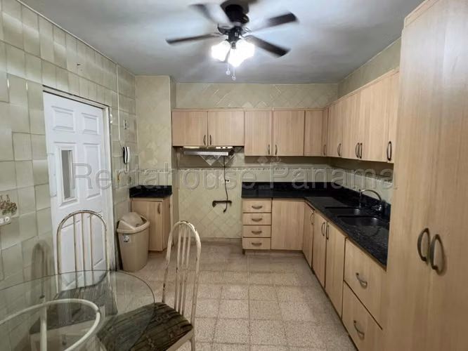 Venta de Apartamento en PH Gina, Obarrio*
