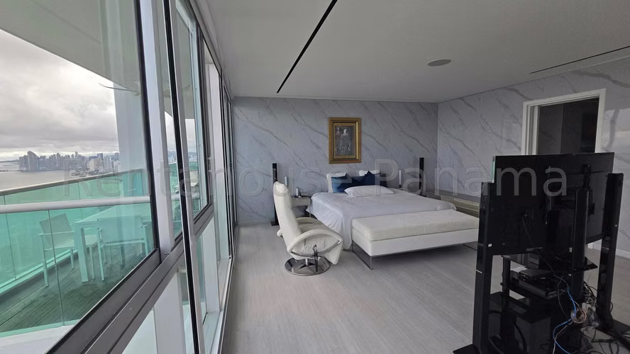 VENDO Apartamento en Ph OCEAN ONE en Costa del Este. 417m2