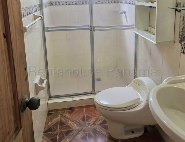 Casa En Venta En Villa Lucre YM
