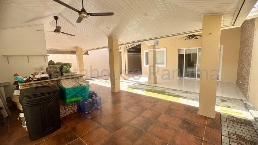 Venta de Casa en Brisas del Golf