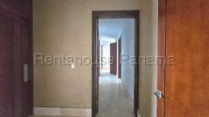 venta de Apartamento en Santa maria PH Regent 500 27-2098SR