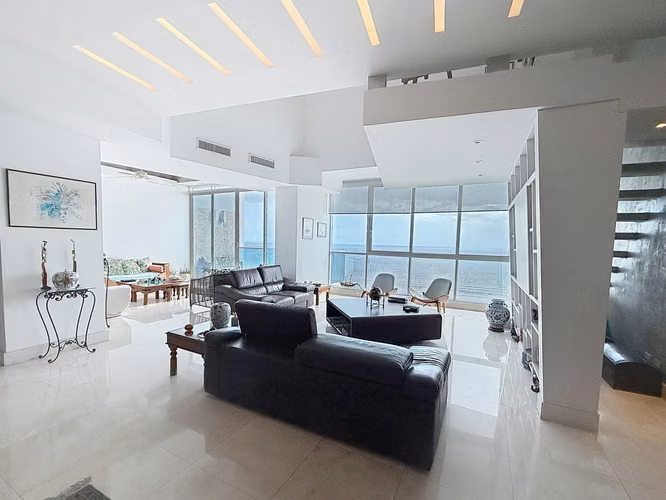 Venta de apartamento en Costa del Este PH Vitri - Piso Alto
