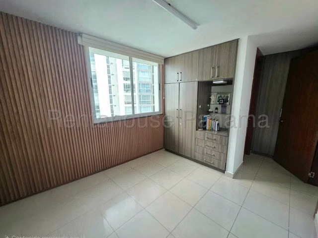 J1714GRR Venta de Apartamento en Carrasquilla