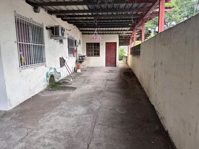 VENTA DE CASA EN JUAN DÍAZ