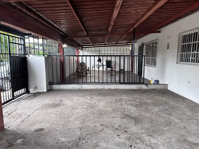 VENTA DE CASA EN JUAN DÍAZ
