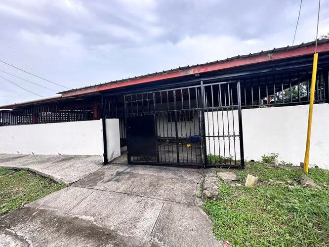 VENTA DE CASA EN JUAN DÍAZ