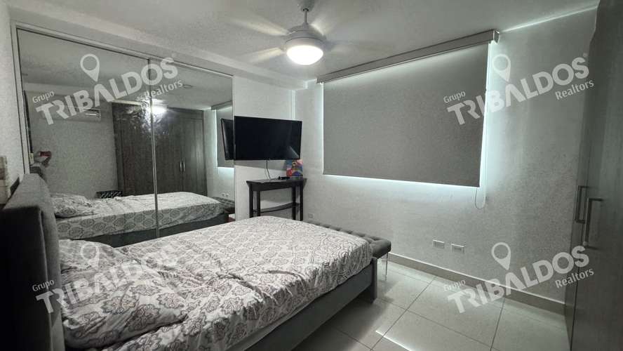 SE VENDE EN MIDPARK CON 2 ESTACIONAMIENTOS Y 1 DEPOSITO - Imagen 7