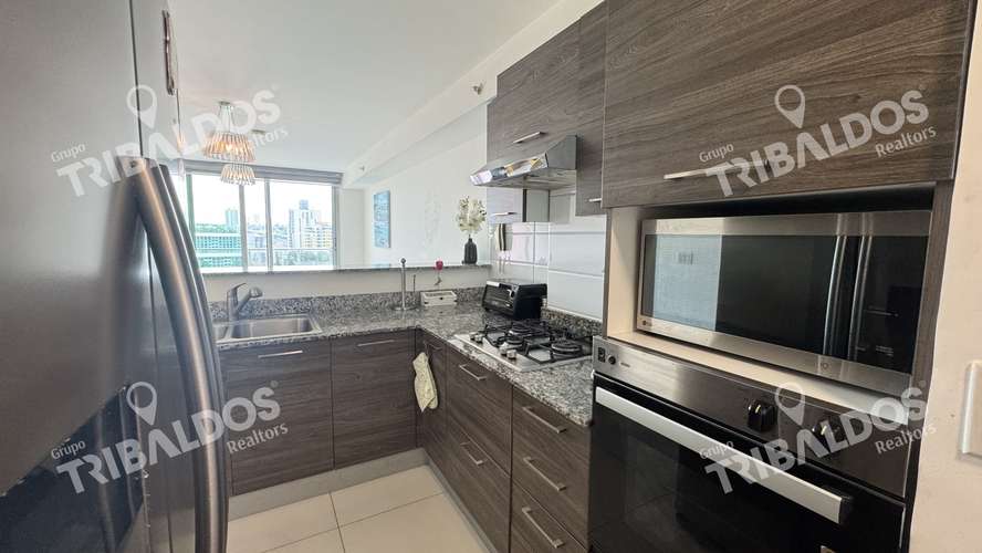 SE VENDE EN MIDPARK CON 2 ESTACIONAMIENTOS Y 1 DEPOSITO - Imagen 6