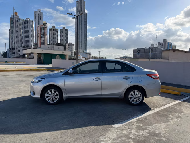 TOYOTA YARIS 2017 8,500.00$ - Imagen 7