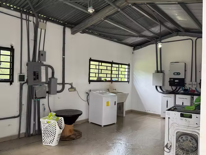 Se alquila amplia casa  2 plantas Boqueron cercada amoblada 2,500.00