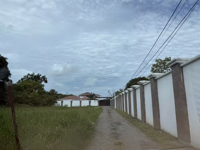 Se alquila amplia casa  2 plantas Boqueron cercada amoblada 2,500.00