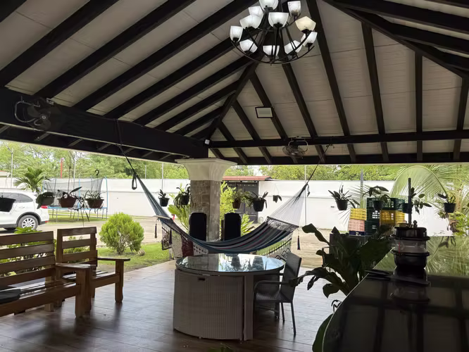 Se alquila amplia casa  2 plantas Boqueron cercada amoblada 2,500.00