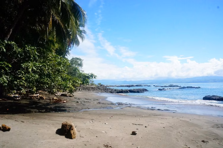 VENTA HOTEL EN ISLA DEL PACIFICO (JA)