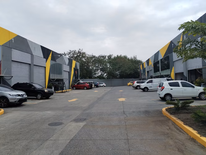 Alquiler de Ofibodega cerca de Costa del Este - Imagen 15