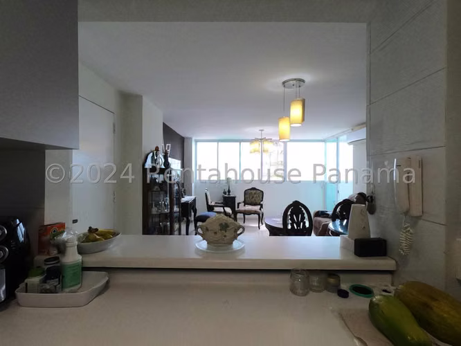 I8254GRR Venta de Apartamento en Edison Park