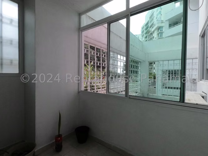 I8254GRR Venta de Apartamento en Edison Park