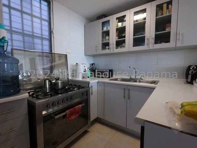 I8254GRR Venta de Apartamento en Edison Park