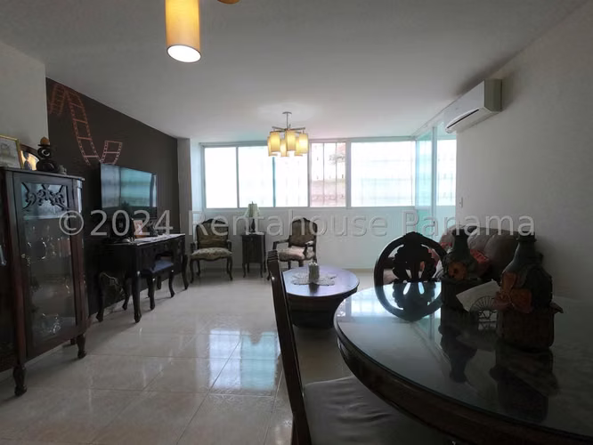 I8254GRR Venta de Apartamento en Edison Park