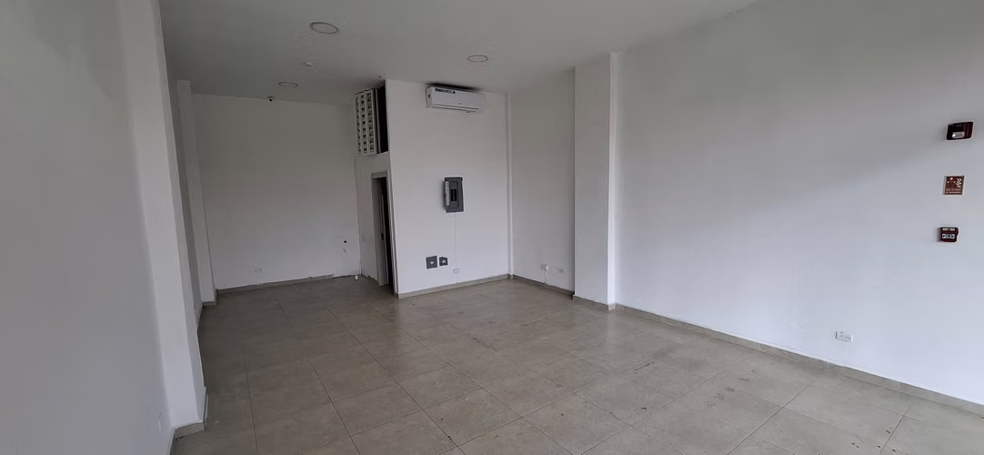 ALQUILER LOCAL COMERCIAL CIUDAD RADIAL