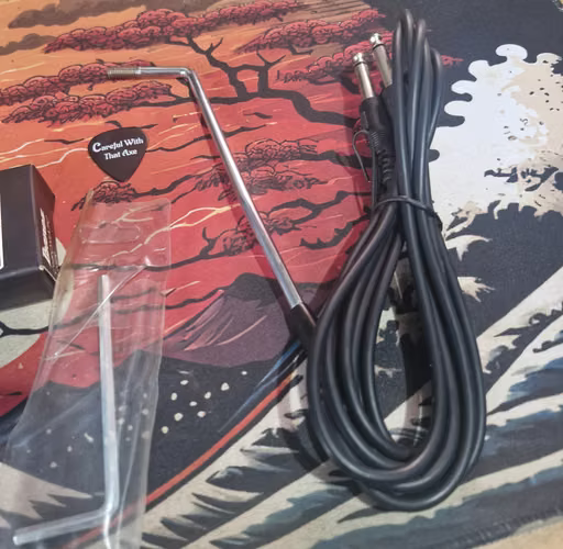 Kit de guitarra eléctrica Ibanez Gio (muy poco uso)  - Imagen 12